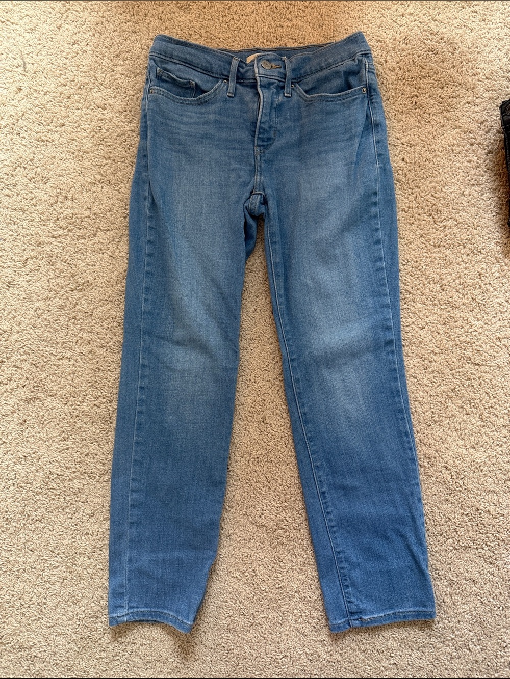 Levi's Women's Shaping Slim Jeans in Medium Blue
